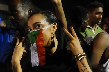 Sudanese protestors - Photo Courtesy of Ola A .Alsheikh / Wiki Commons